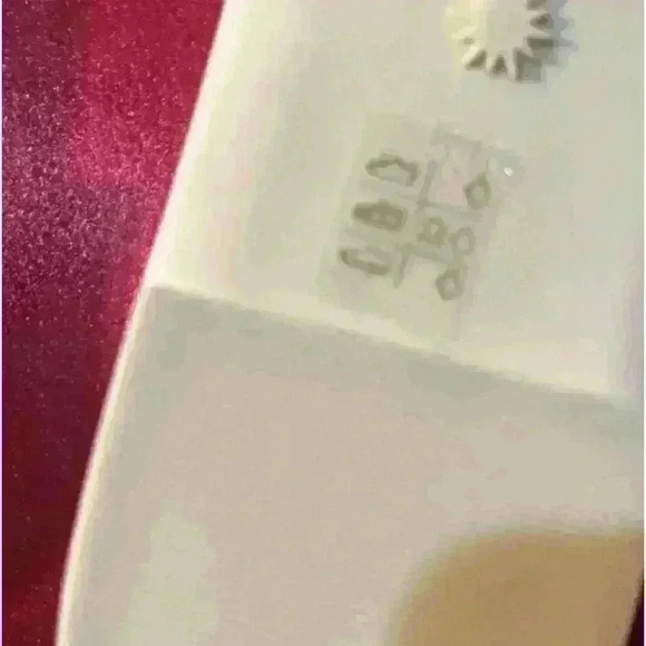 Stuart Weitzman Sandals Flats Summer Slides Color Rosewater  Size 5.5 - Picture 2 of 3